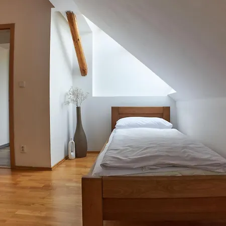 Hotel apartamentowy Narodni - Old Town Praga