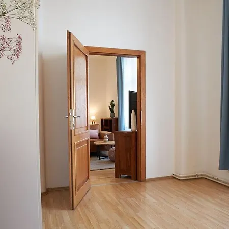 Narodni - Old Town 4*