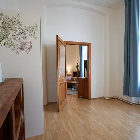 Narodni - Old Town Apart Otel